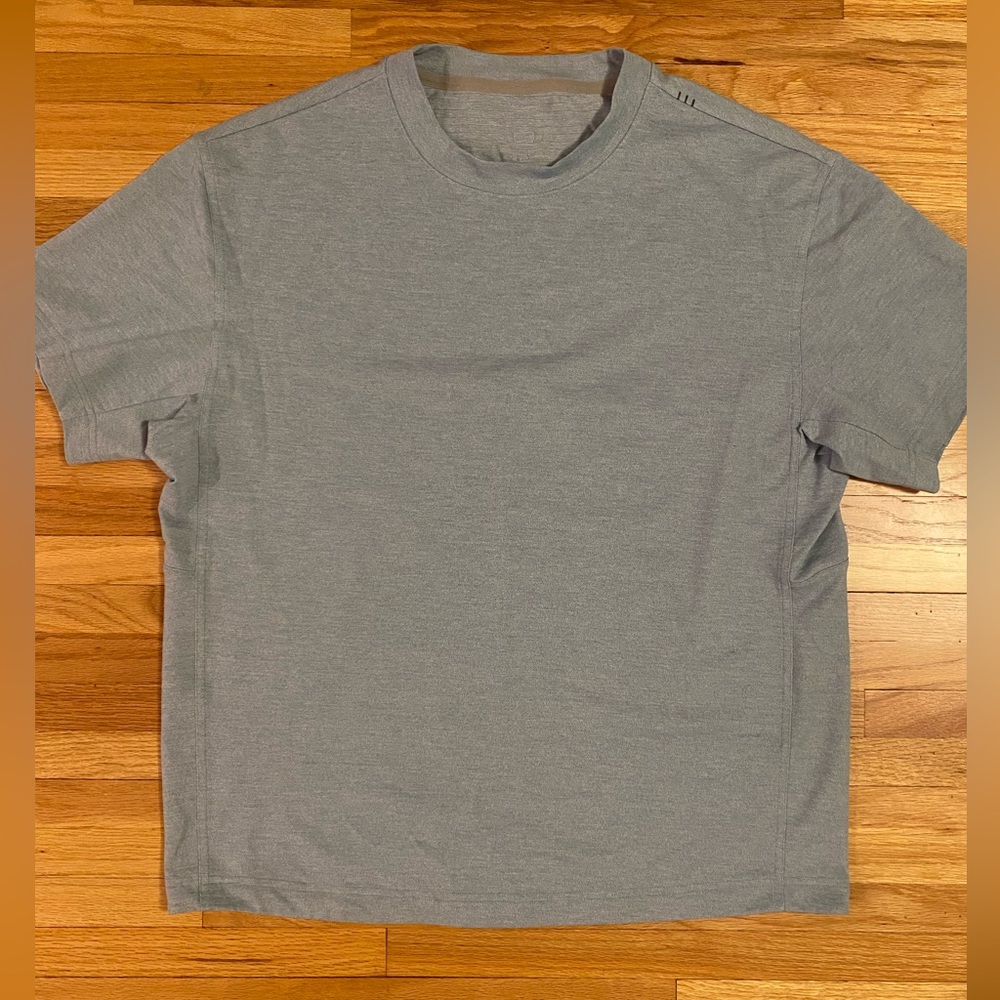Lululemon Relaxed Fit Training Shirt Size: M Color: Light Blue